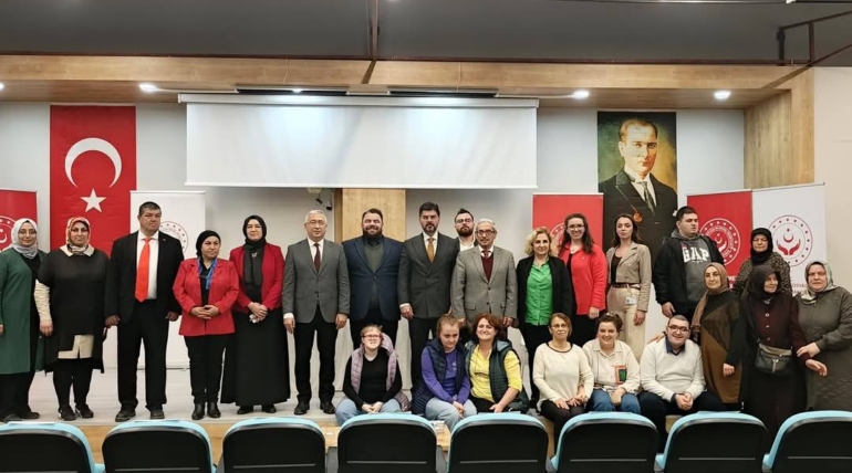 Otizm ve farkındalık konuları ele alınan toplantıda atölyeler ve bilinçlendirme çalışmasına katılım sağladık