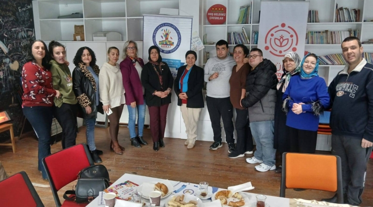 Ziyaretçimiz var